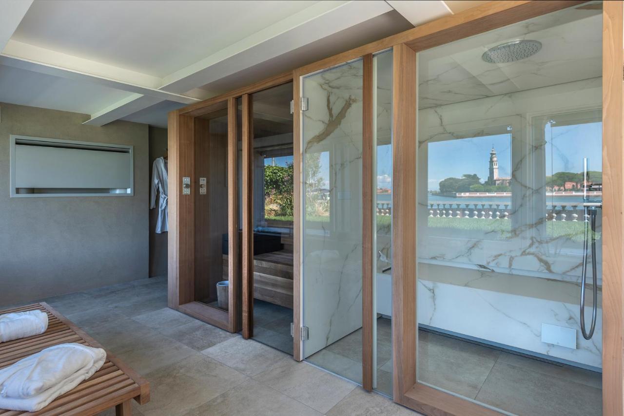 Ca' Delle Contesse - Villa On Lagoon With Private Dock And Spectacular View Венеция-Лидо Экстерьер фото