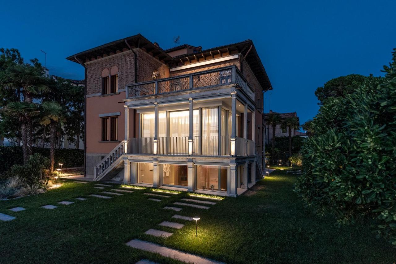Ca' Delle Contesse - Villa On Lagoon With Private Dock And Spectacular View Венеция-Лидо Экстерьер фото