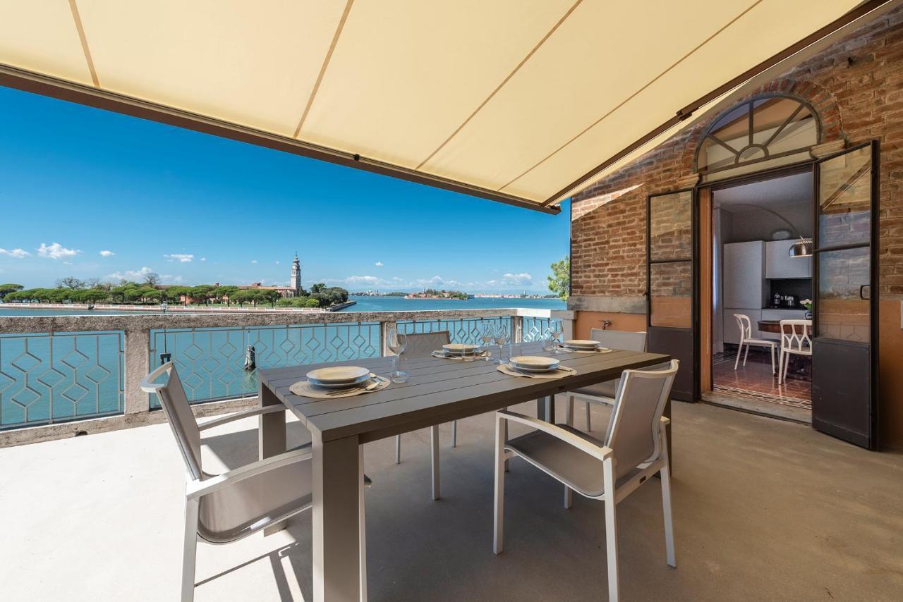 Ca' Delle Contesse - Villa On Lagoon With Private Dock And Spectacular View Венеция-Лидо Экстерьер фото