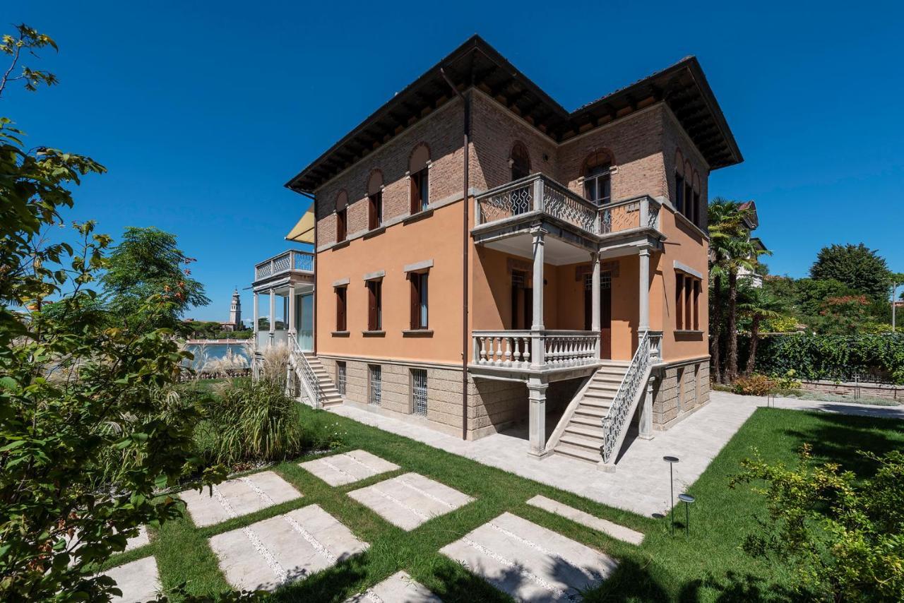 Ca' Delle Contesse - Villa On Lagoon With Private Dock And Spectacular View Венеция-Лидо Экстерьер фото
