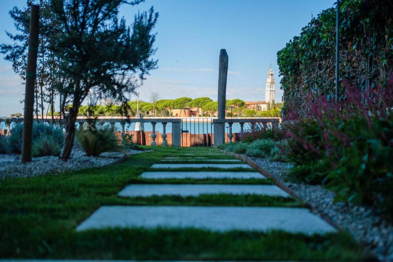 Ca' Delle Contesse - Villa On Lagoon With Private Dock And Spectacular View Венеция-Лидо Экстерьер фото